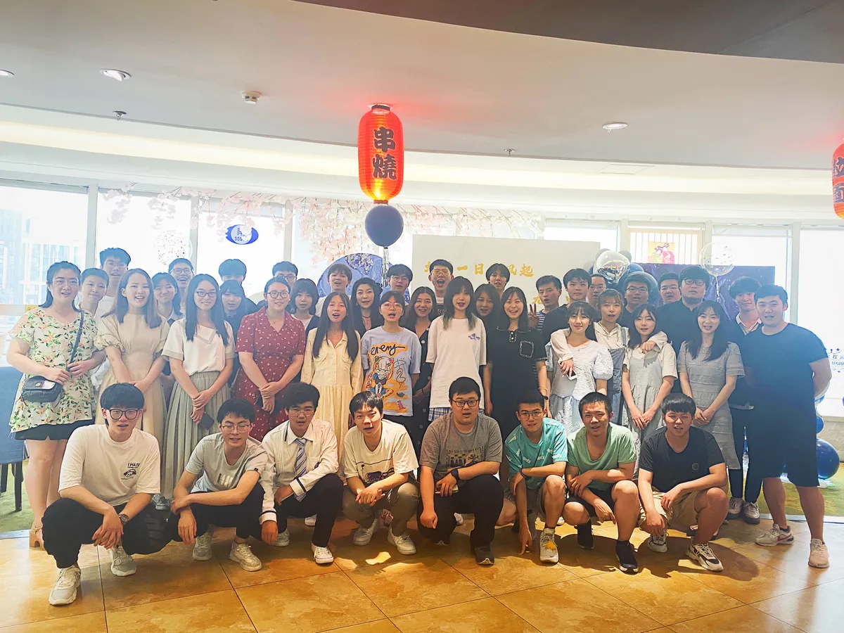 于洋日语-洛阳校区-2022届-大合照-1.webp