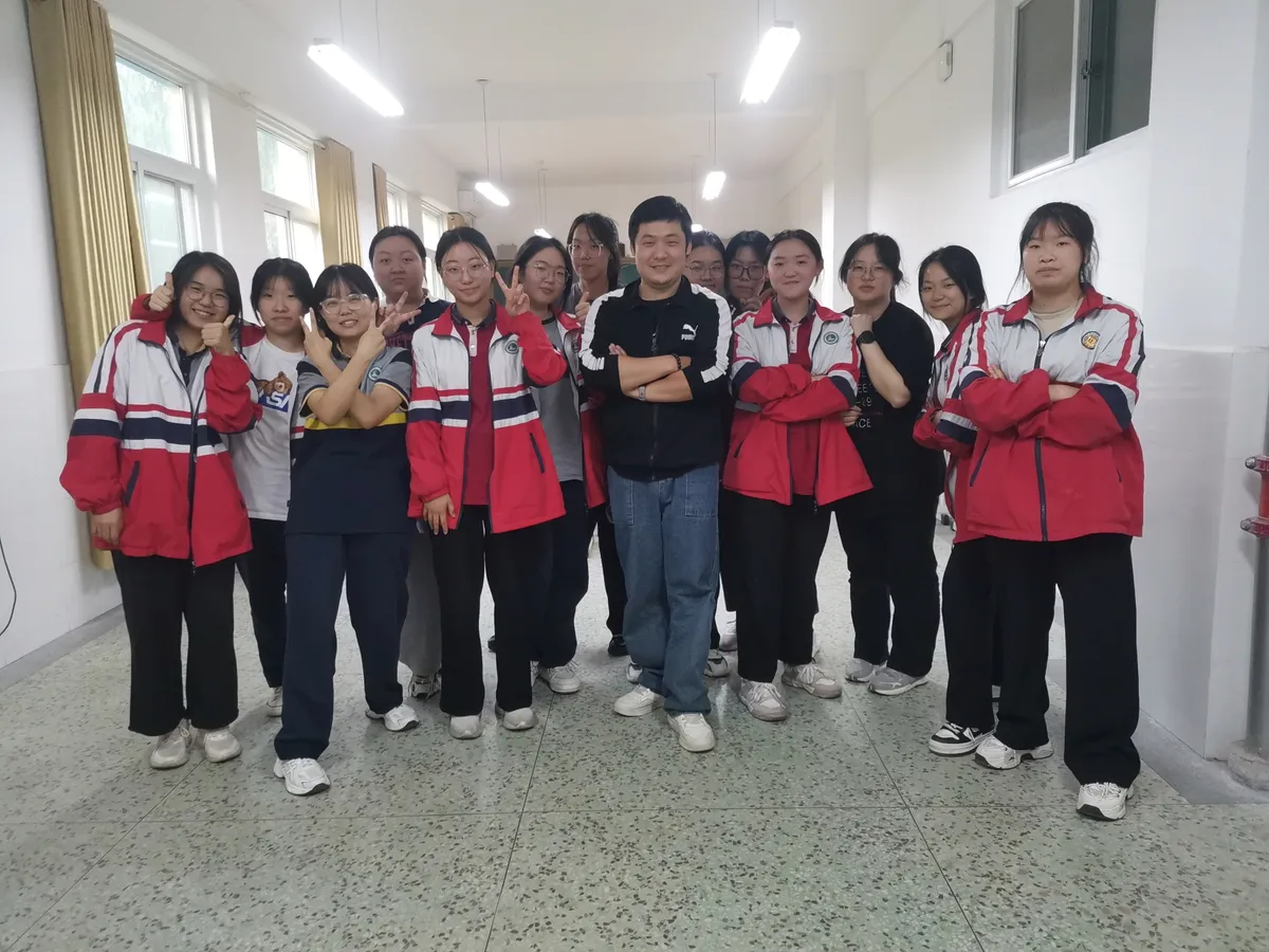 于洋日语-洛阳校区-2023届-大合照-4.webp