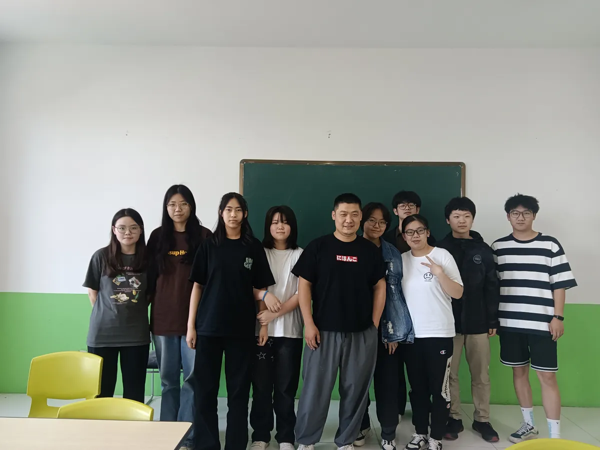 于洋日语-洛阳校区-2024届-大合照-10.webp