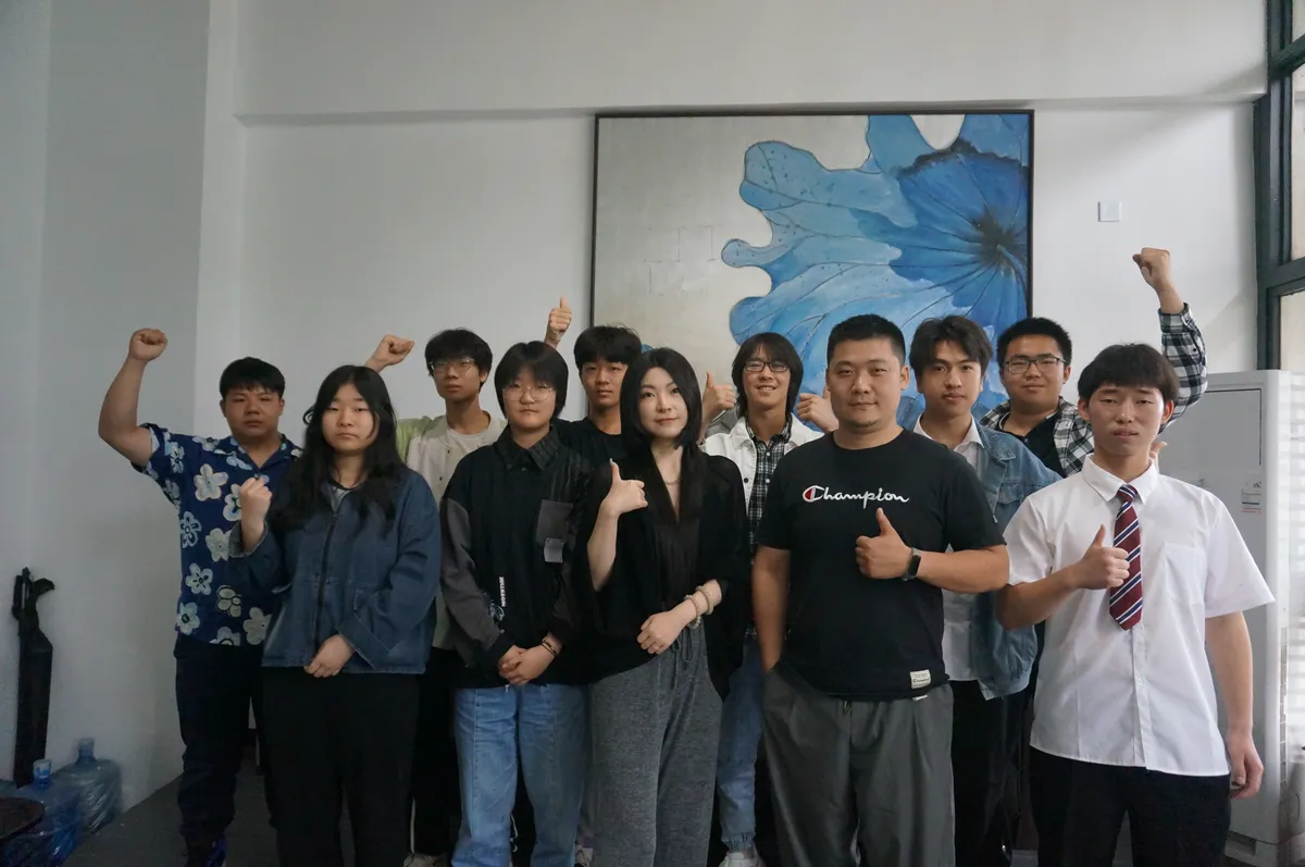 于洋日语-洛阳校区-2024届-大合照-11.webp